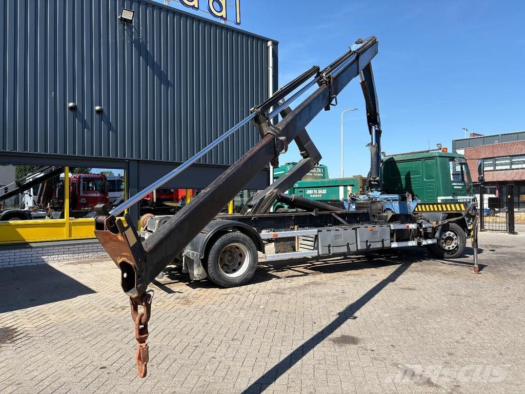MAN LE 220 B + PALFINGER PK 14080 - 3X EXT + HOOK ARM Rol kiper kamioni sa kukom za podizanje tereta