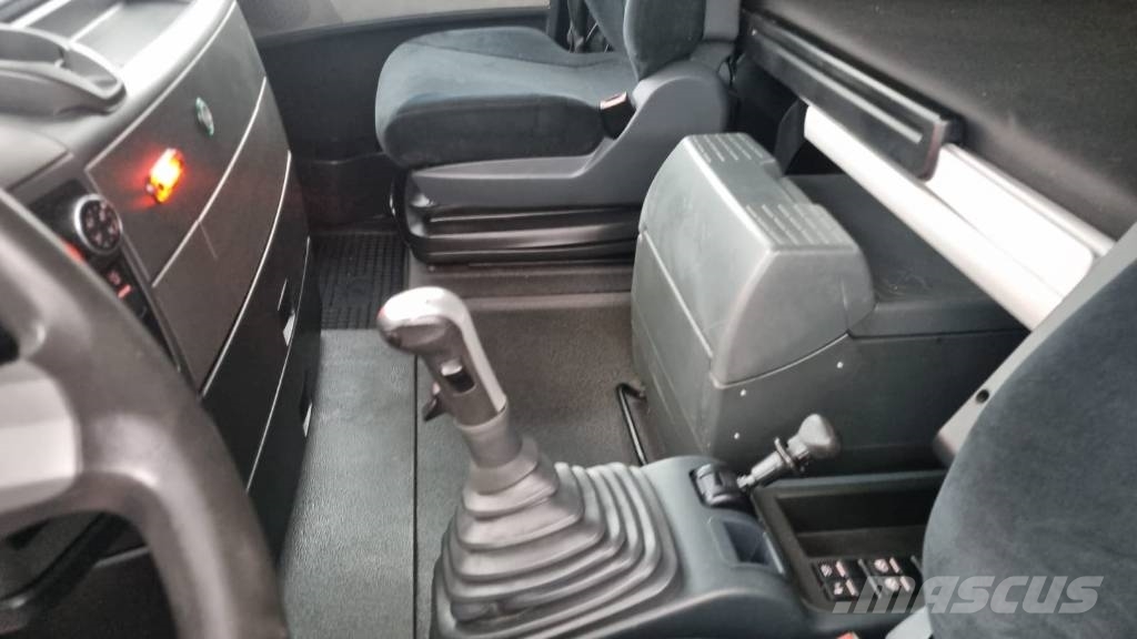 MAN TGX 26.440 6x2 + MKG 541 Автокранове