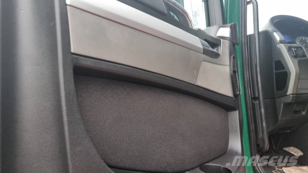 MAN TGX 26.440 6x2 + MKG 541 Автокранове