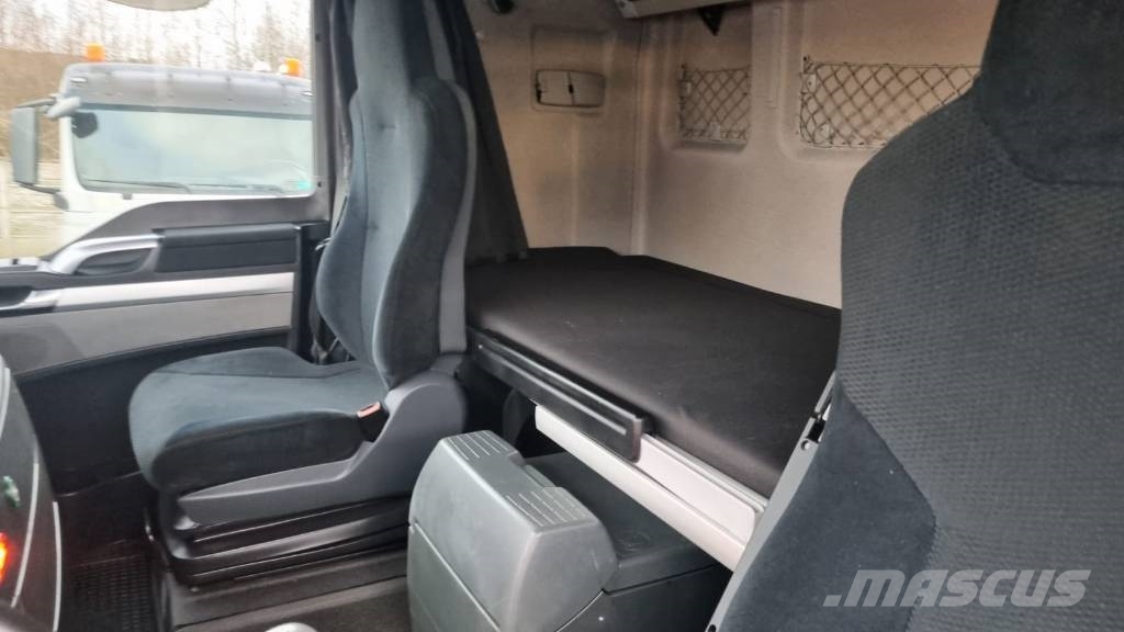 MAN TGX 26.440 6x2 + MKG 541 Автокранове