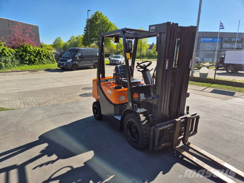 Doosan D 25 G Diesel heftrucks