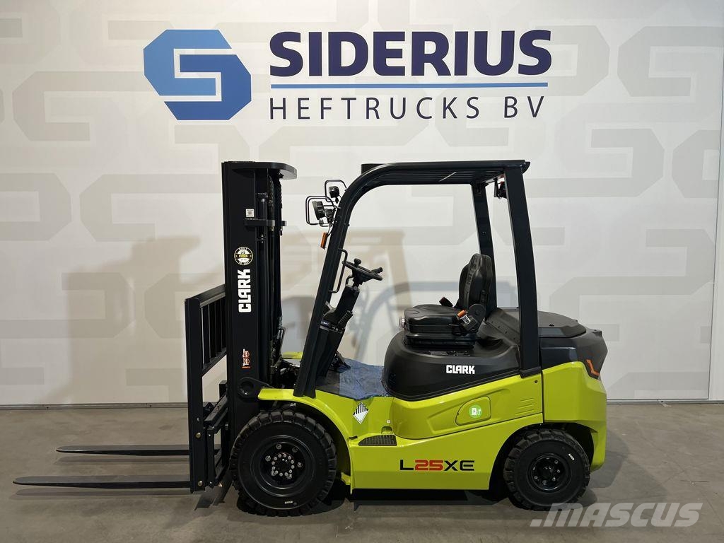 Clark L25XE Electric forklifts