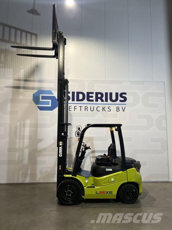 Clark L25XE Electric forklifts
