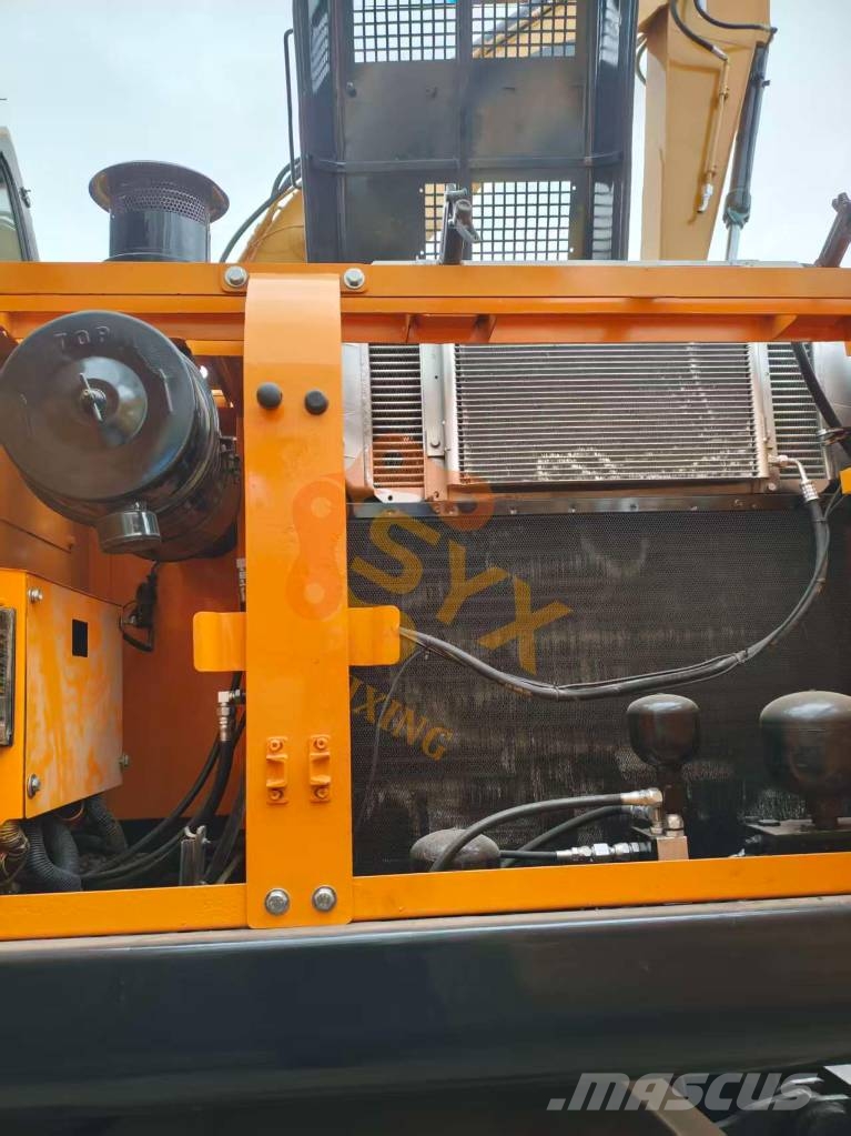 Hyundai 210W-9  휠 굴삭기