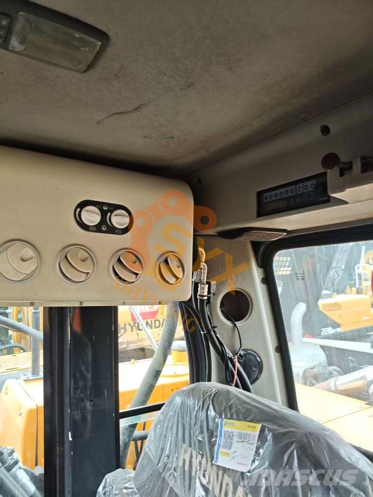Hyundai 210W-9  휠 굴삭기