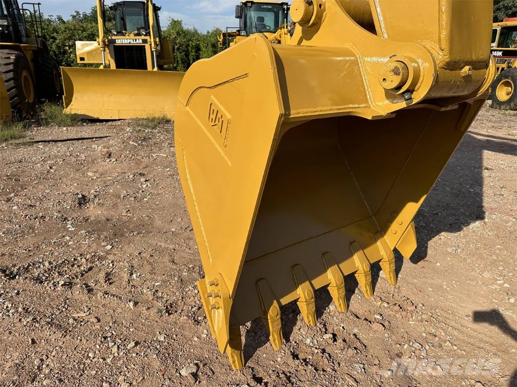 CAT 325 Гусеничні екскаватори