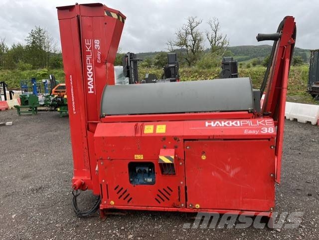Hakki Pilke Easy 38 Firewood Processor Vedklyvar och vedkapar