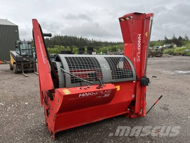 Hakki Pilke Easy 38 Firewood Processor Vedklyvar och vedkapar