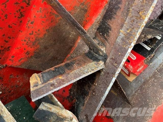 Hakki Pilke Easy 38 Firewood Processor Vedklyvar och vedkapar