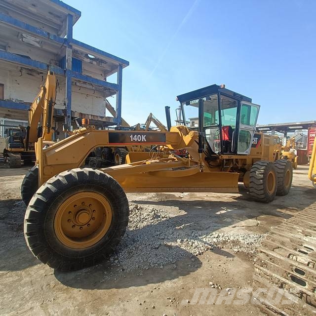 CAT 140K Graders