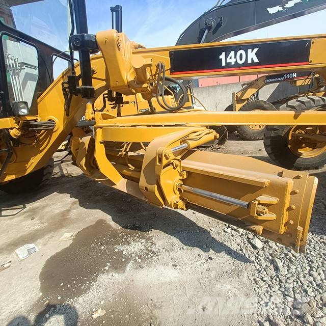 CAT 140K Graders