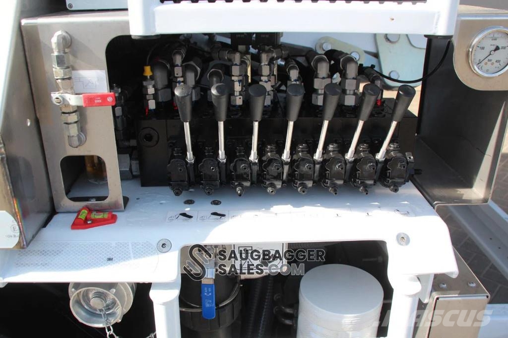 Mercedes-Benz Arocs 3753 AMPHITEC VORTEX 11000 Vacuum Machine - Camiones aspiradores/combi