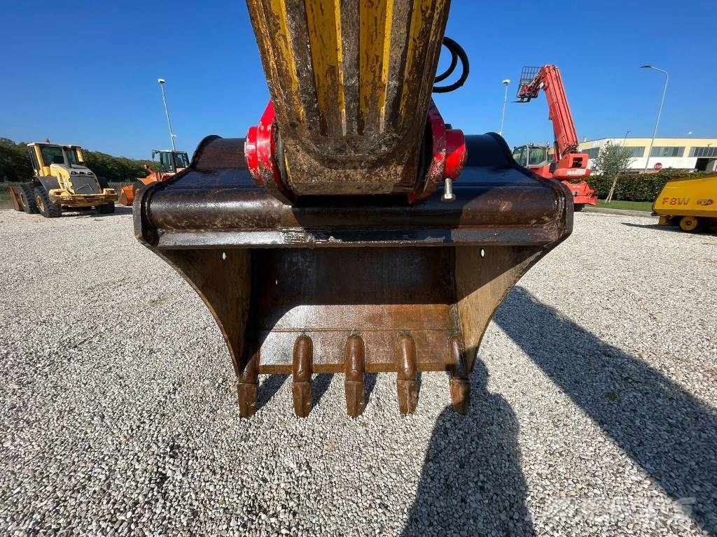 Komatsu HB215LC-2 Rupsgraafmachines