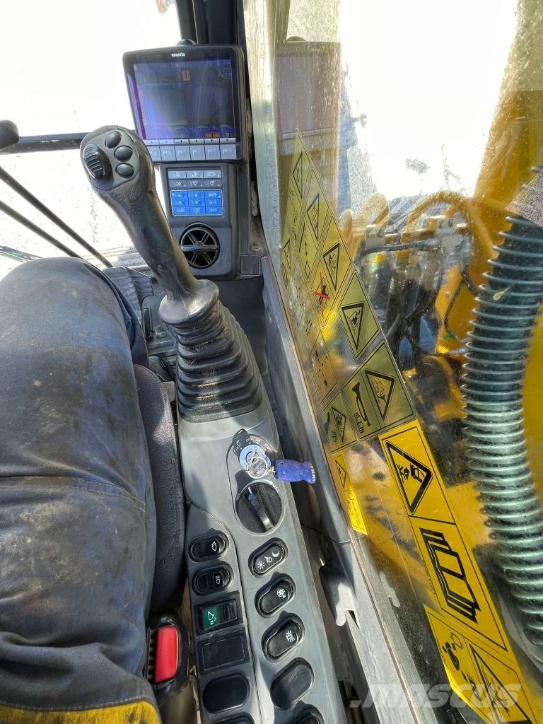 Komatsu HB215LC-2 Rupsgraafmachines