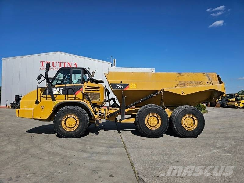CAT 725 Зчленовані самоскиди