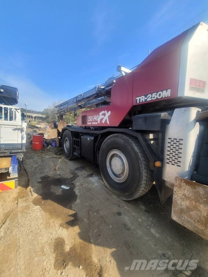 Tadano TR 250 M-6 Gruas Fora-de-estrada