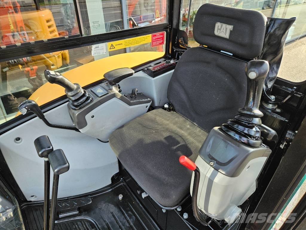 CAT 302.7 CR Mini ekskavatörler, 7 tona dek
