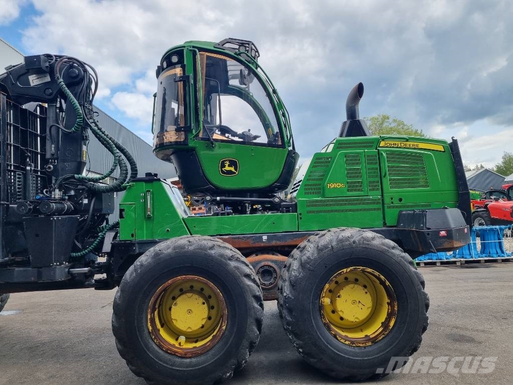 John Deere 1910 G Skotare