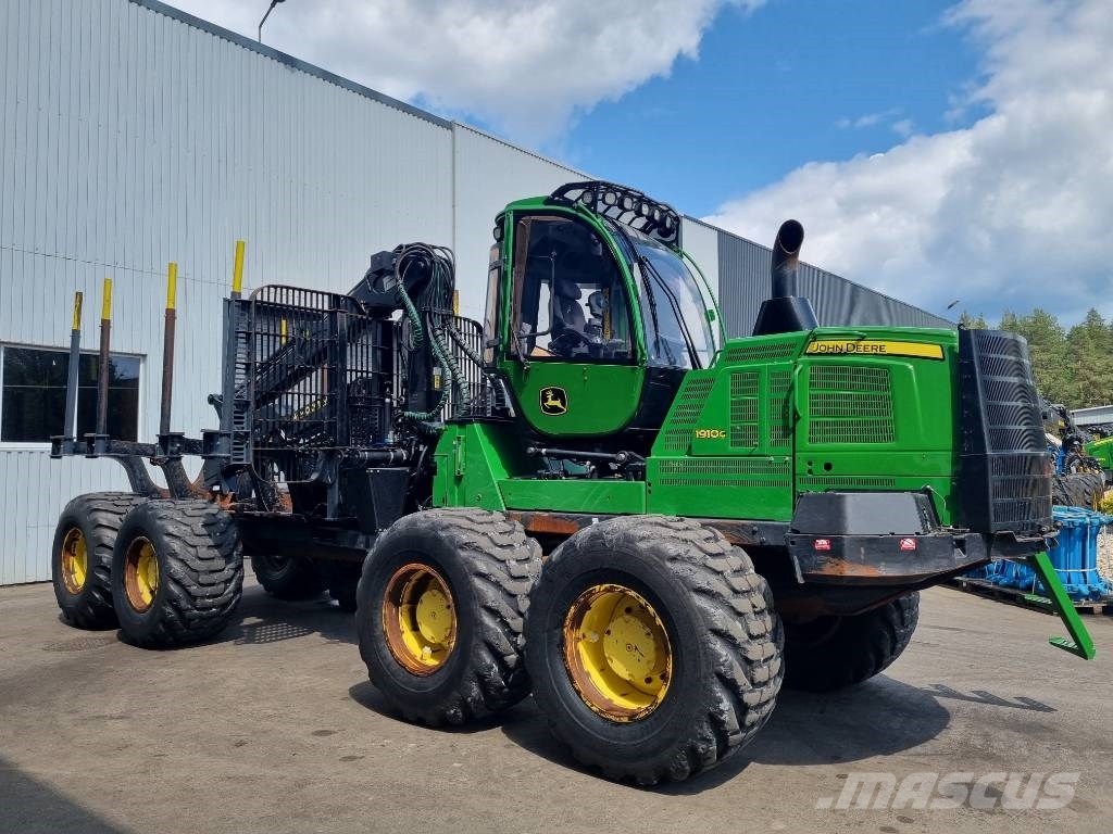 John Deere 1910 G Skotare