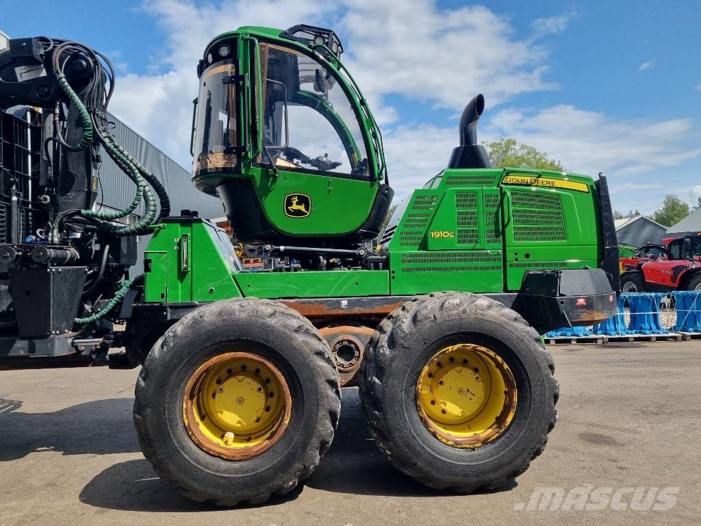 John Deere 1910 G Skotare