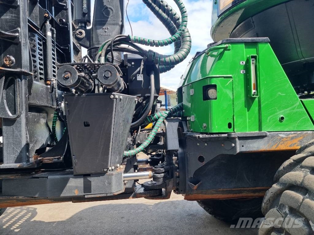 John Deere 1910 G Skotare