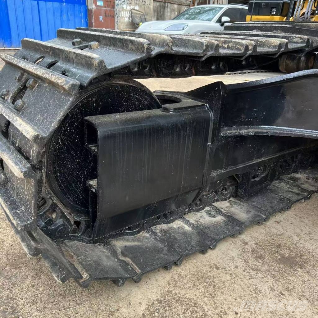 CAT 323D2 Gravemaskiner på larvebånd