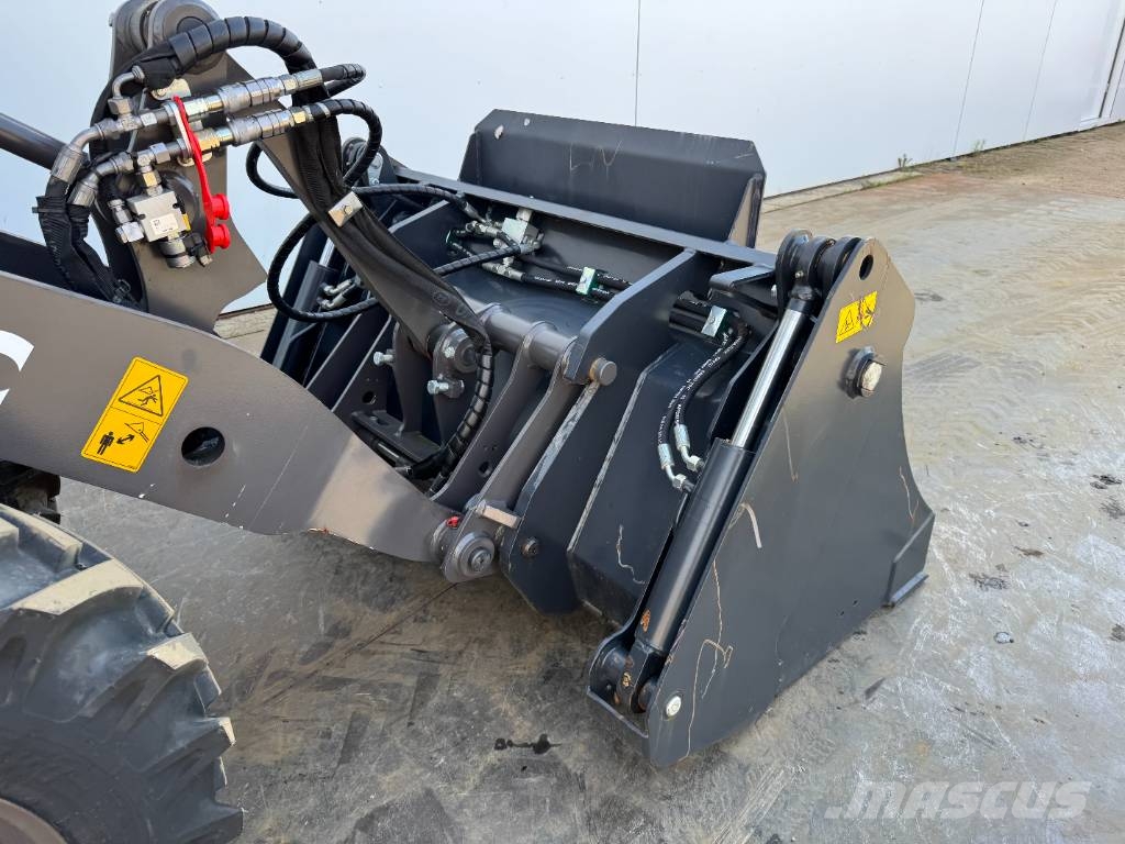 Mecalac MCL 6 - NEW / UNUSED / Bucket + Forks Utovarivači na točkove