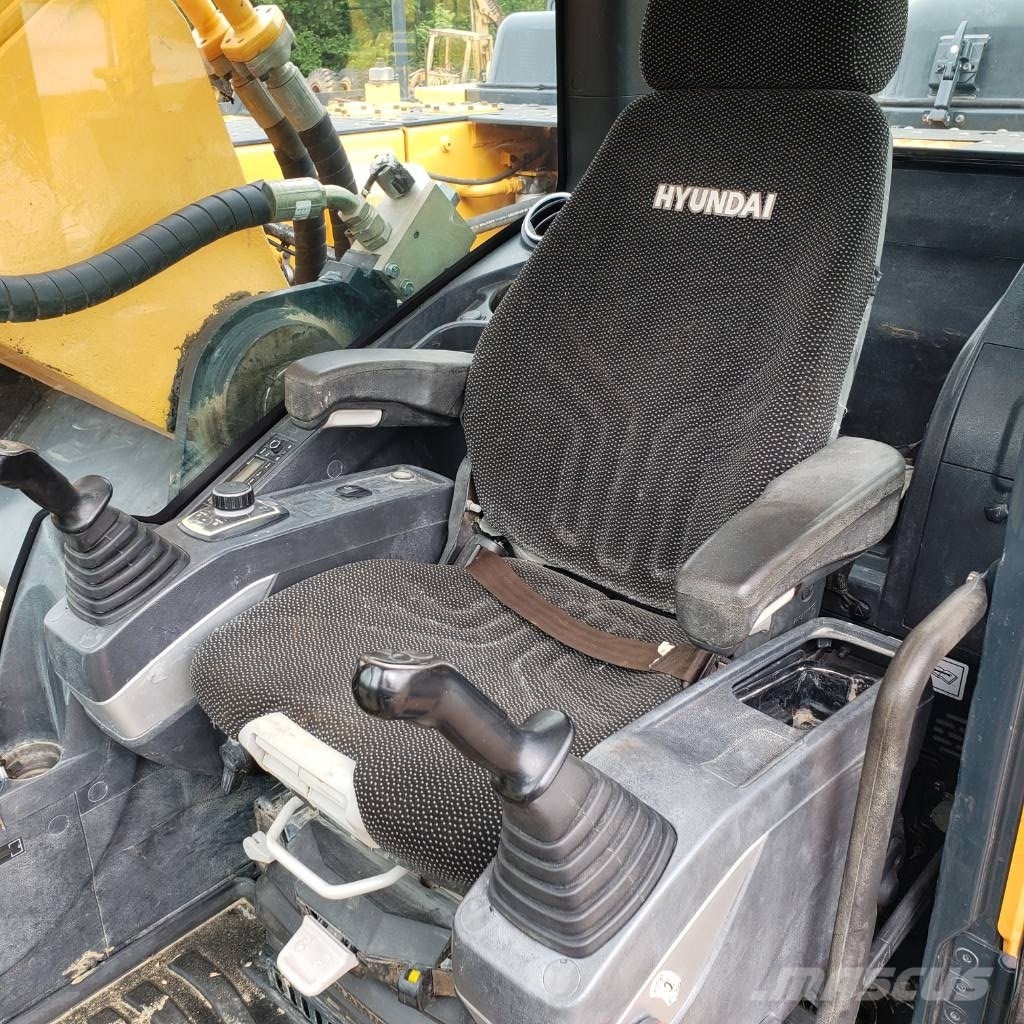 Hyundai HX 380 L حفارات زحافة