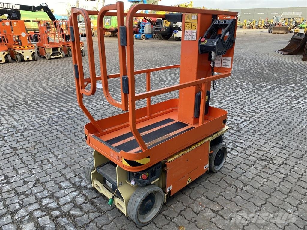 JLG 1230ES Henkilönostimet ja nostolaitteet