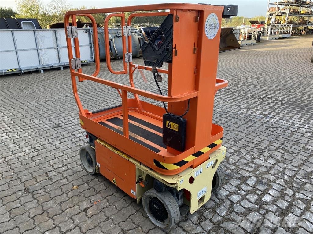 JLG 1230ES Henkilönostimet ja nostolaitteet