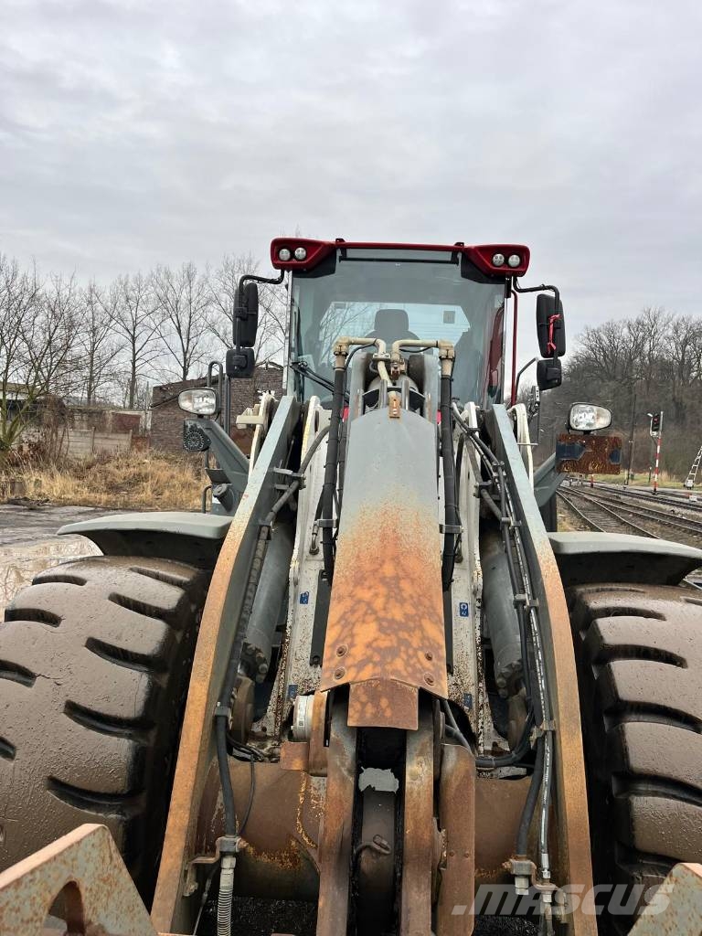Liebherr 580 x-power Pale gommate