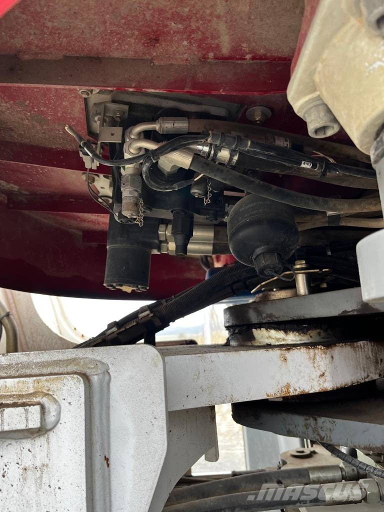 Liebherr 580 x-power Pale gommate