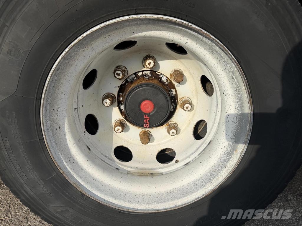Istrail 3-AXEL + STEERING AXEL Mélybölcsős félpótkocsik