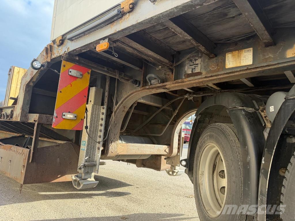 Istrail 3-AXEL + STEERING AXEL Mélybölcsős félpótkocsik