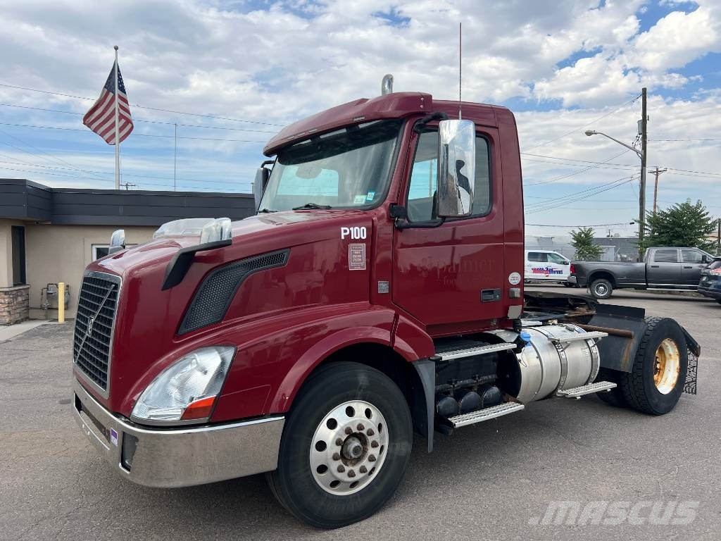 Volvo VNL 42 T300 Tegljači