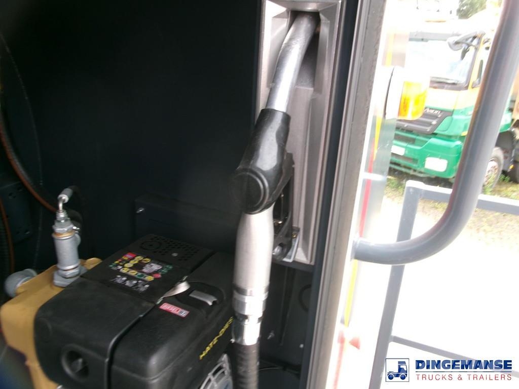 MAN HX 18.330 4X4 RHD fuel tank 5.5 m3 Camiones cisterna
