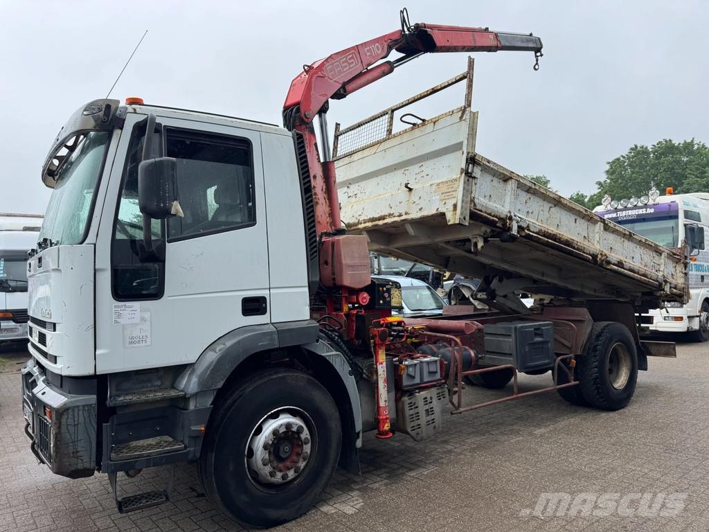 Iveco Eurotech **190E27-TIPPER + FASSI F110A.21** Savivarčių priekabų vilkikai