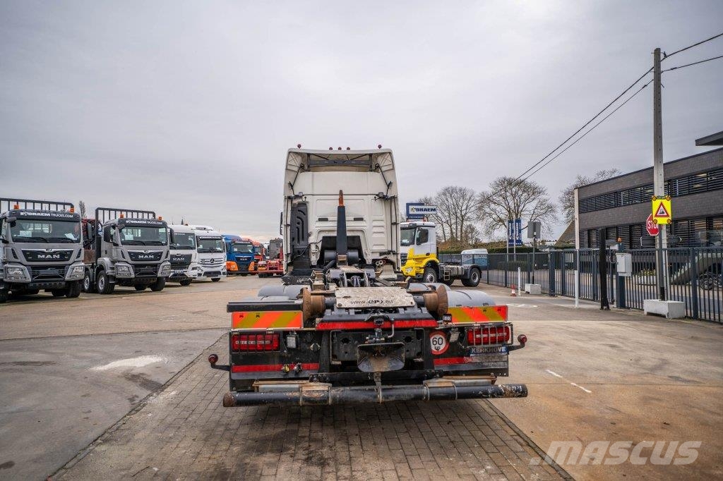 MAN TGS 26.470 BL -6x2-4 Camiones polibrazo