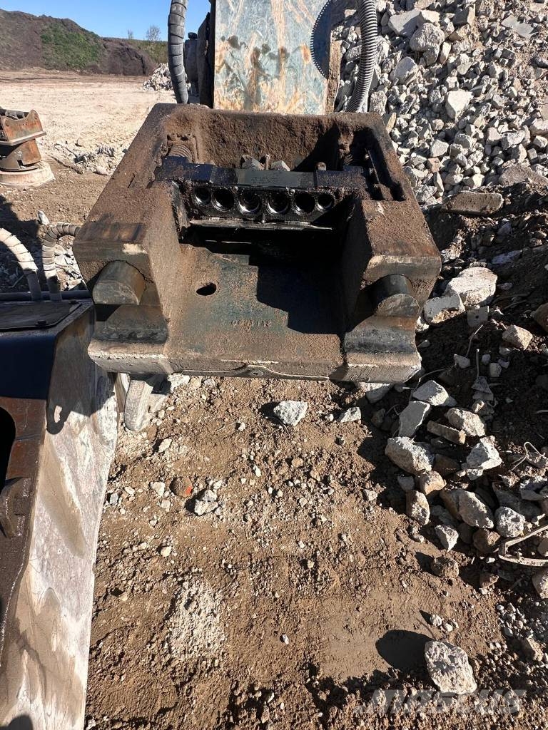 CAT P232PS Građevinske drobilice