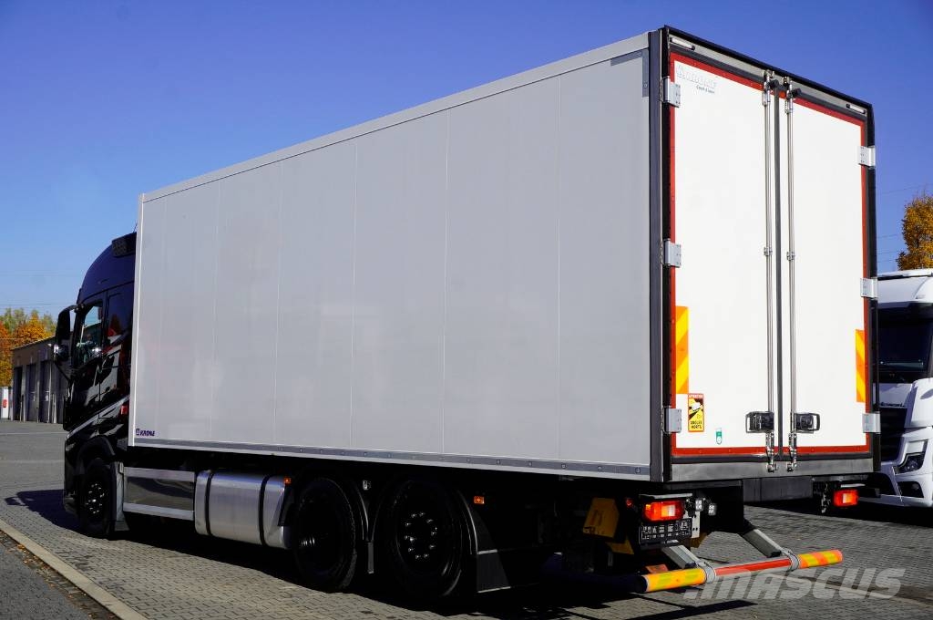 Volvo FH 500 6x2 / KRONE 18 EPAL / Thermoking T-1000R شاحنات بدرجة حرارة قابلة للضبط