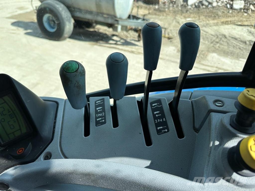 New Holland T7.235 Power Command Traktorid