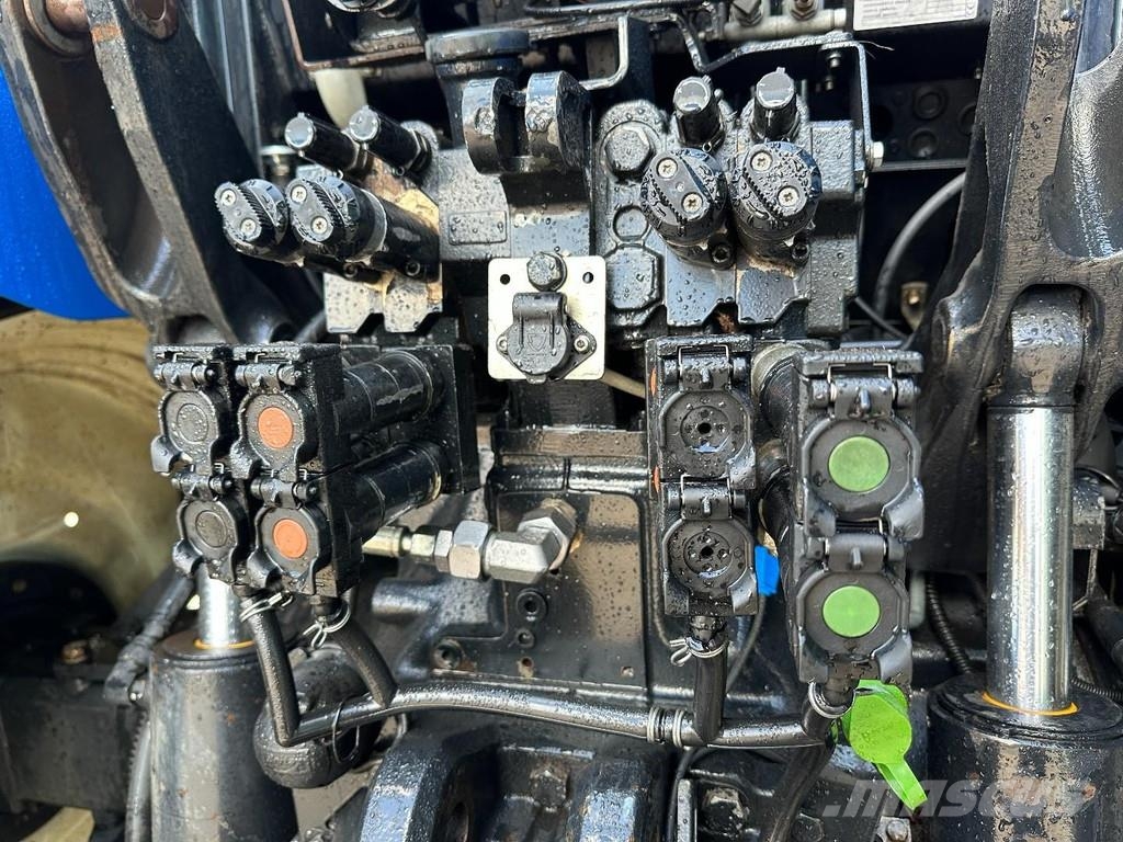 New Holland T7.235 Power Command Traktorid