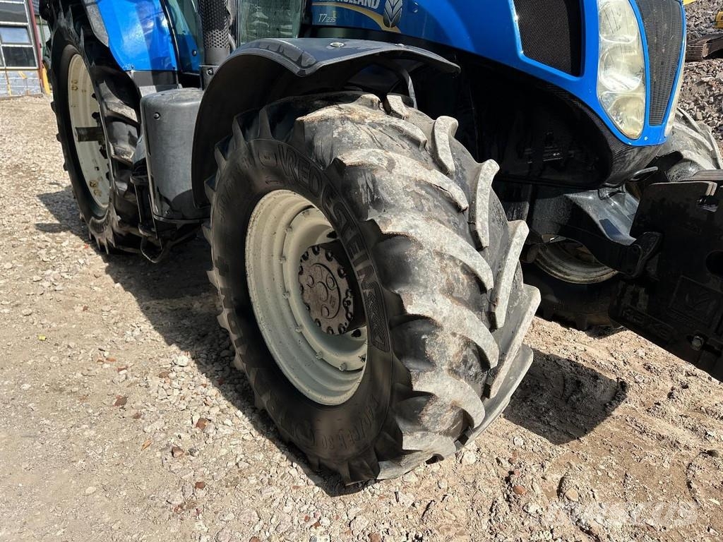 New Holland T7.235 Power Command Traktorid