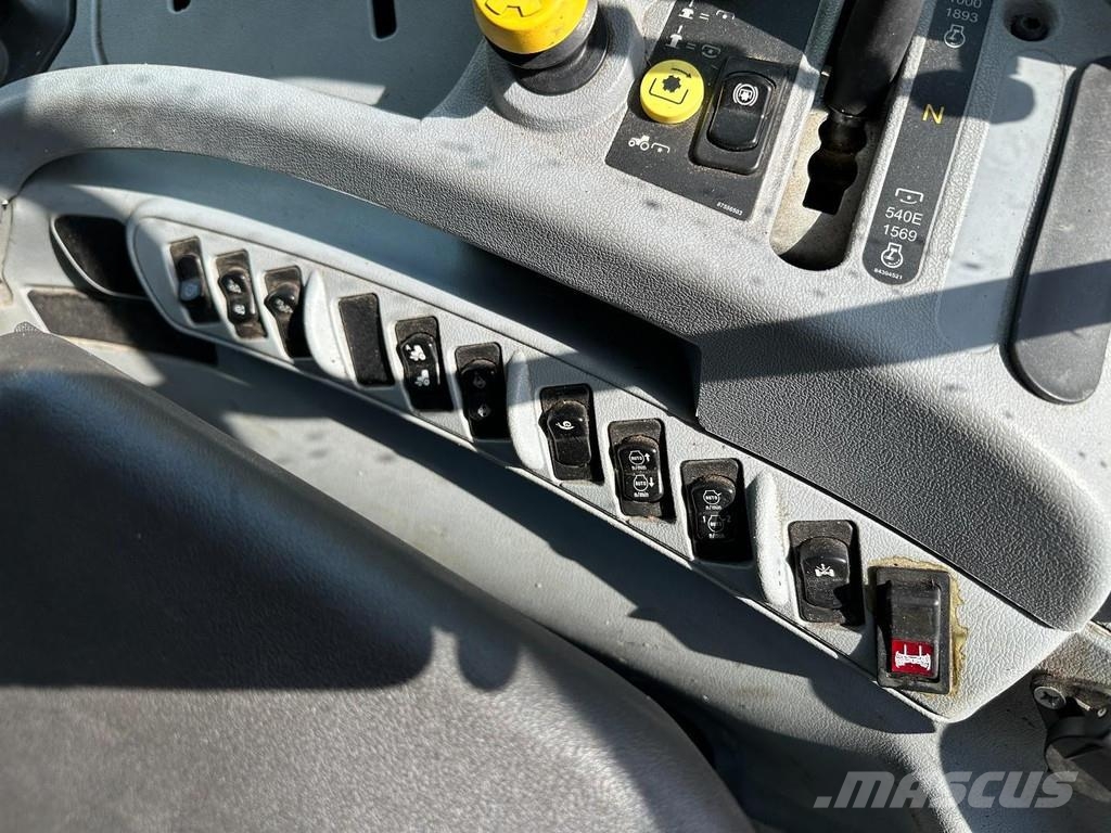 New Holland T7.235 Power Command Traktorid