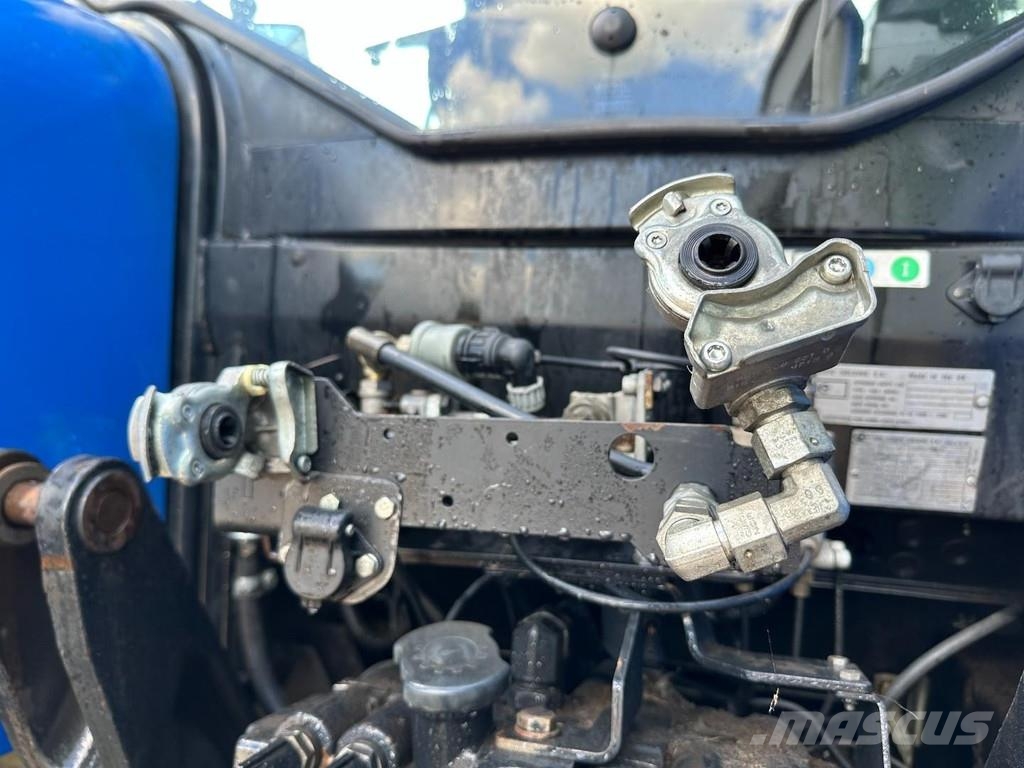 New Holland T7.235 Power Command Traktorid