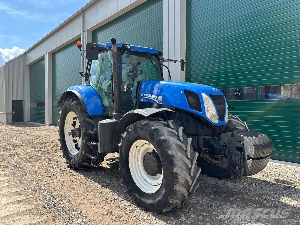 New Holland T7.235 Power Command Traktorid