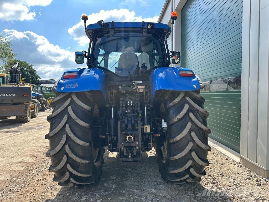 New Holland T7.235 Power Command Traktorid