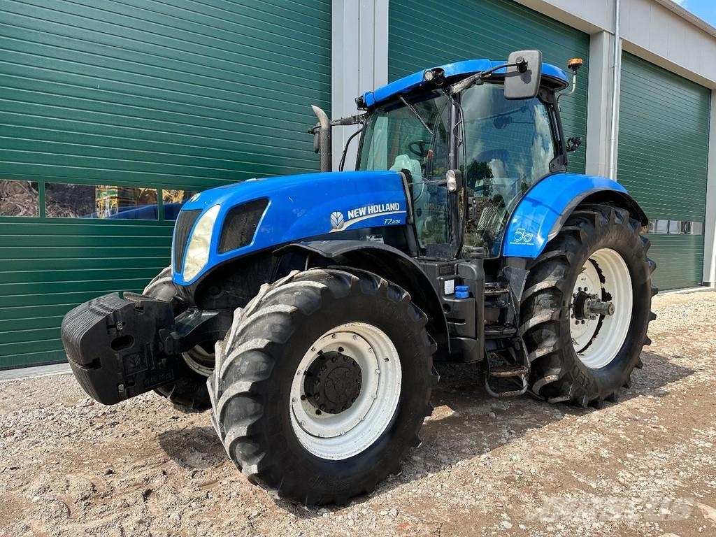 New Holland T7.235 Power Command Traktorid