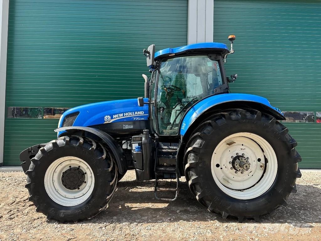 New Holland T7.235 Power Command Traktorid