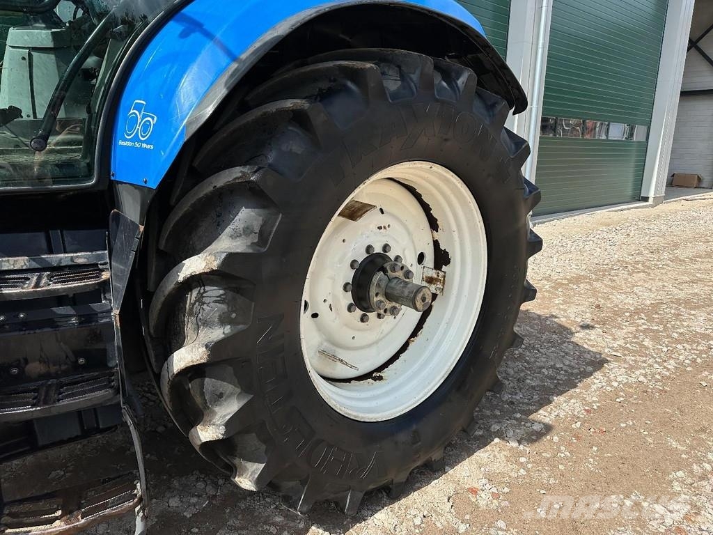 New Holland T7.235 Power Command Traktorid
